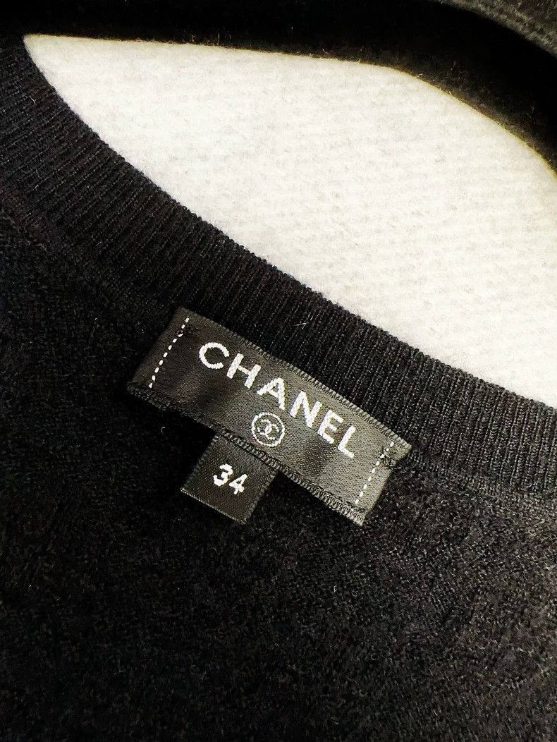 Chanel Black Sleeveless Knit Top Size 34