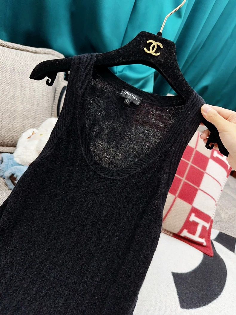Chanel Black Sleeveless Knit Top Size 34