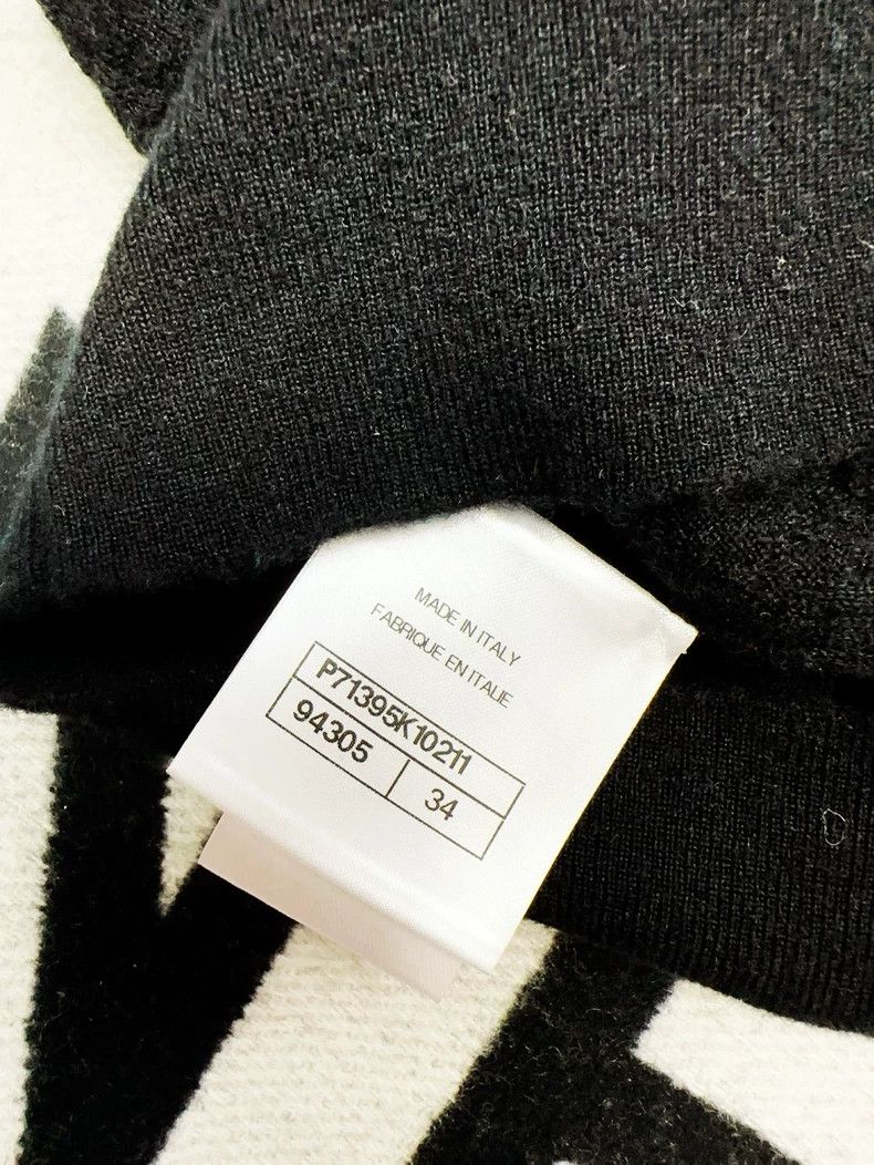 Chanel Black Sleeveless Knit Top Size 34