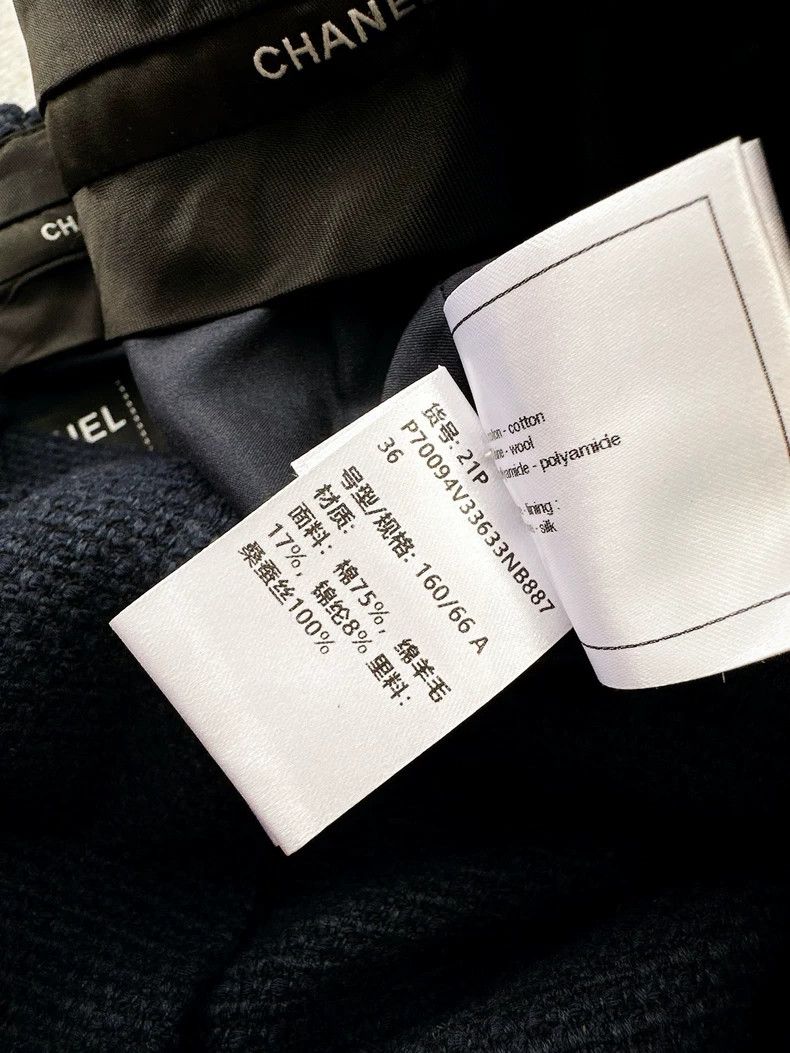 Chanel Chanel Dark Blue Bermuda Shorts with Logo Size 36" / US 14 / IT 50 - 7 Thumbnail