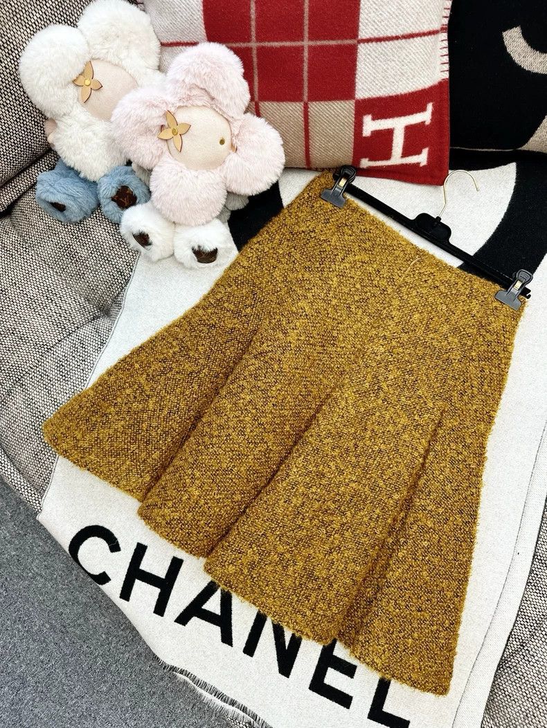 Chanel Chanel Yellow Flared Skirt Size 38 Size 38" / US 16 / IT 52 - 3 Thumbnail
