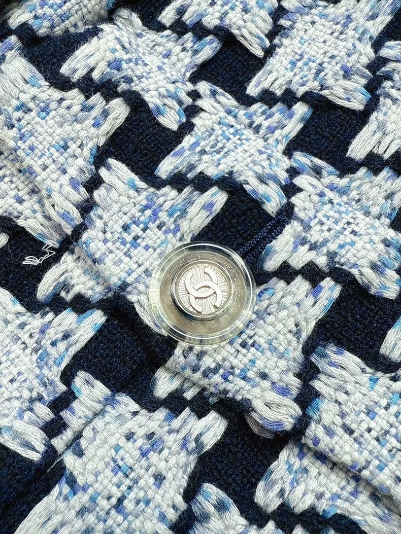 Chanel Chanel 19B Blue White Houndstooth Tweed Jacket Size XS / US 0-2 / IT 36-38 - 3 Thumbnail
