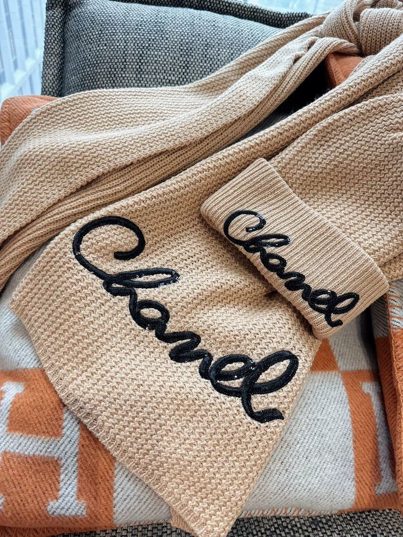 Chanel Chanel Black Logo Knit Cashmere Scarf Size ONE SIZE - 2 Thumbnail