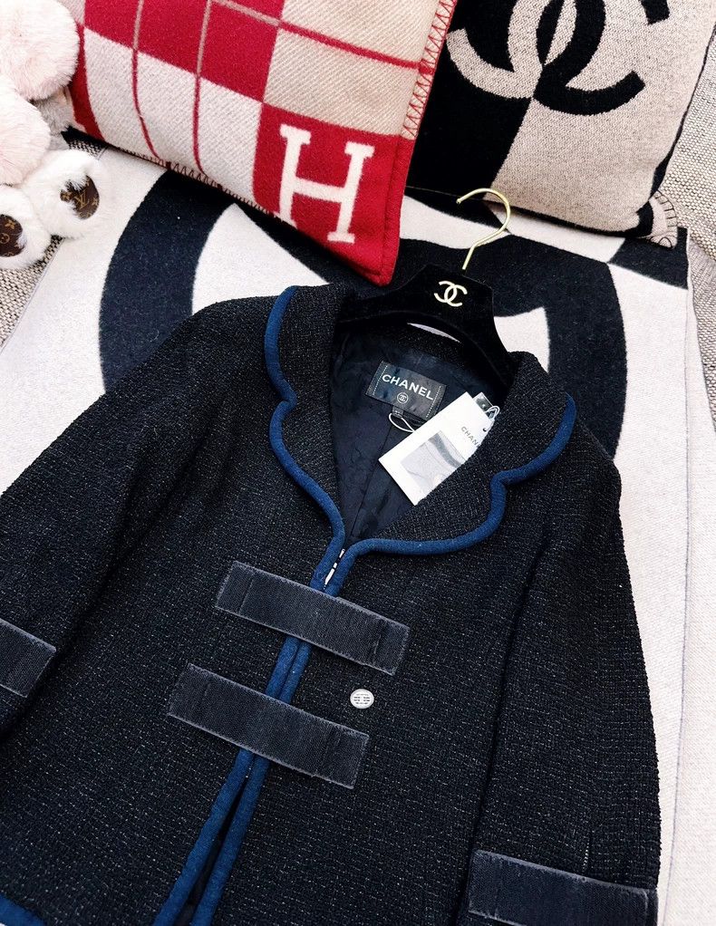 Chanel Chanel Black Jacket with Blue Trim Size XS / US 0-2 / IT 36-38 - 2 Thumbnail