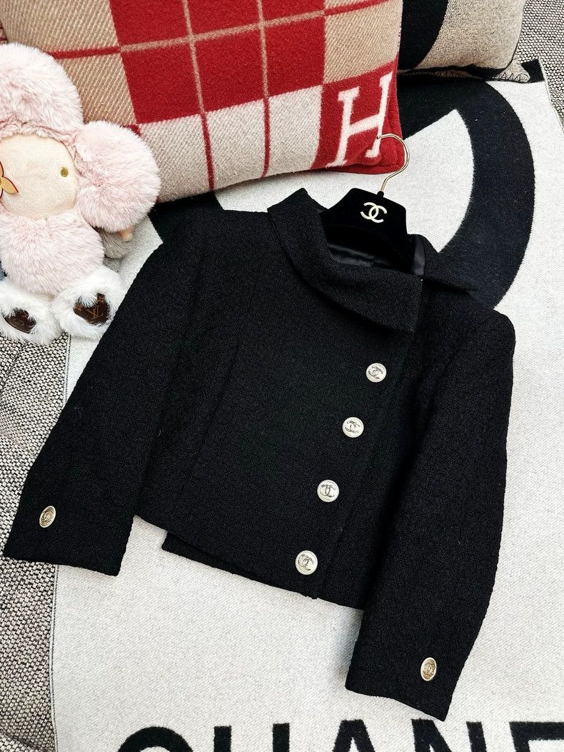 Chanel Chanel Black Gold Jacket with Turned Collar Size S / US 4 / IT 40 - 7 Thumbnail