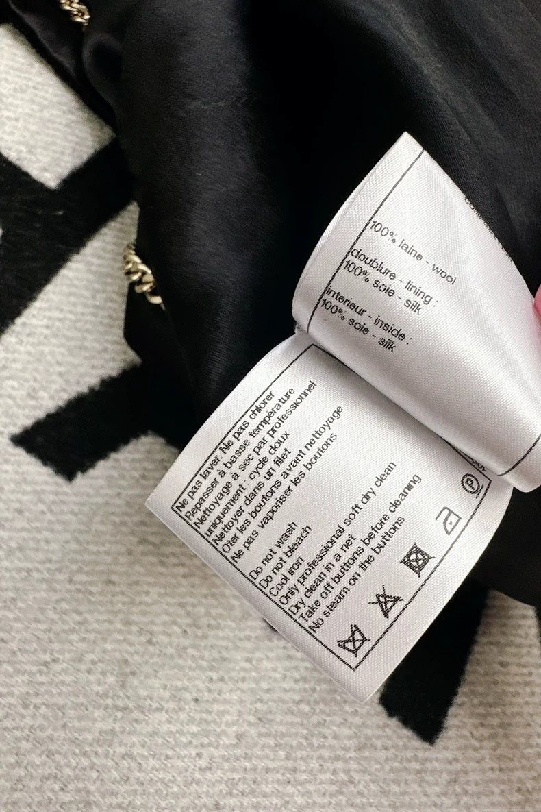 Chanel Chanel Black Gold Jacket with Turned Collar Size S / US 4 / IT 40 - 6 Thumbnail