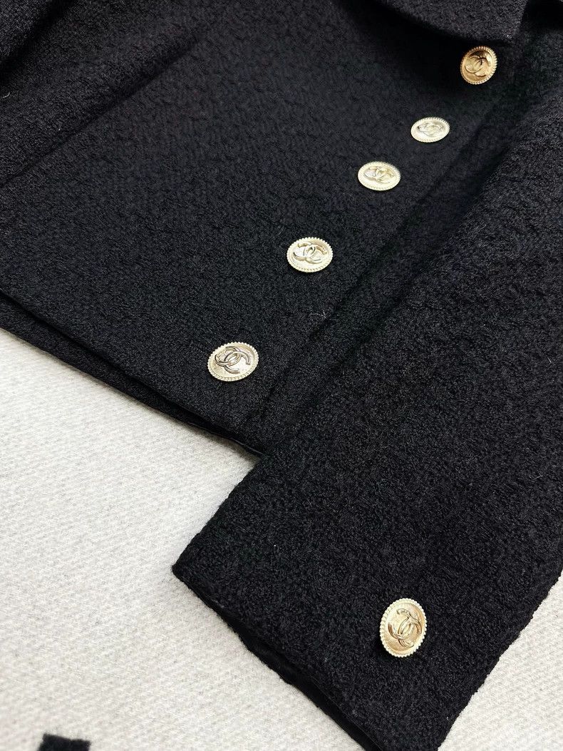 Chanel Chanel Black Gold Jacket with Turned Collar Size S / US 4 / IT 40 - 3 Thumbnail