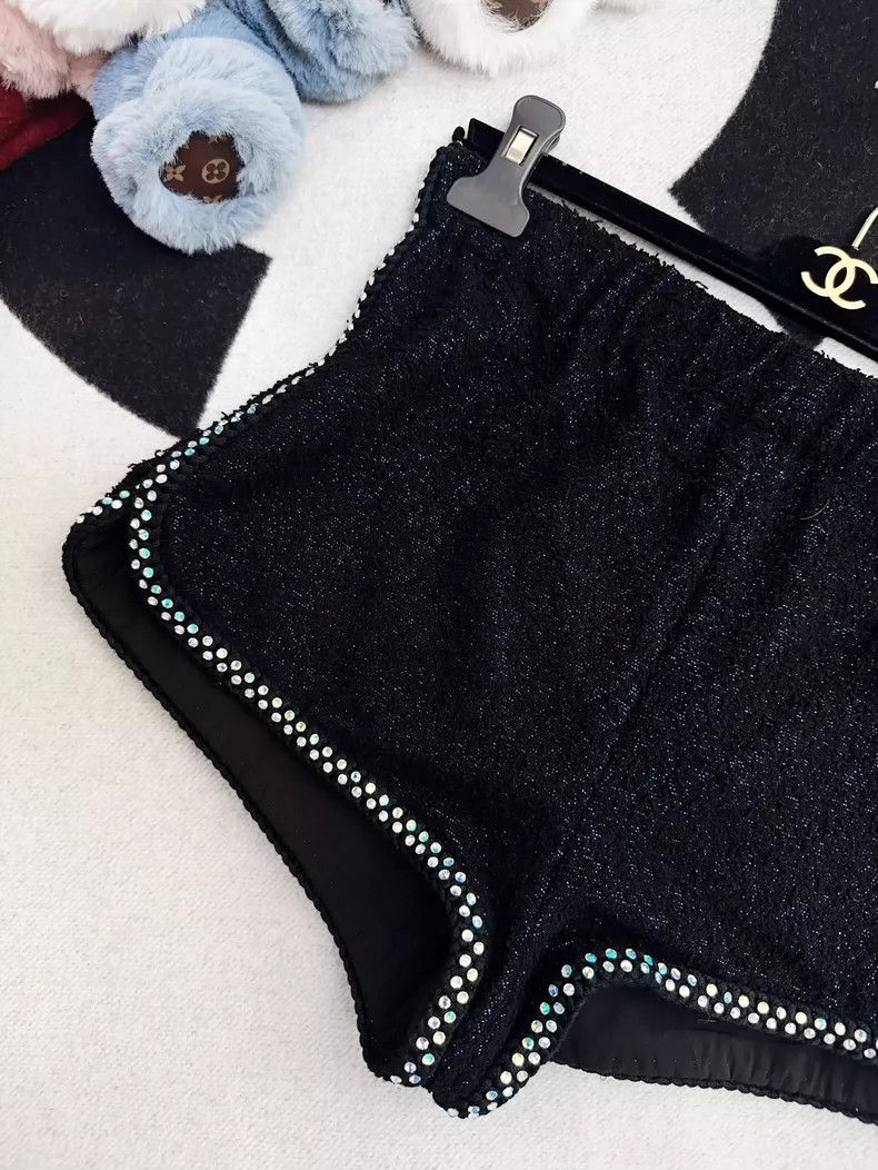 Chanel Chanel Black Tweed Shorts with Rhinestones Size 34" / US 12 / IT 48 - 2 Thumbnail