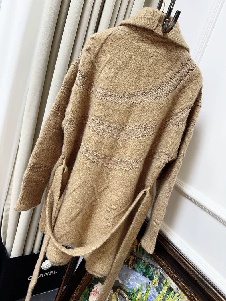 Chanel Chanel Beige Knit Cardigan with Pockets Size M / US 6-8 / IT 42-44 - 2 Thumbnail