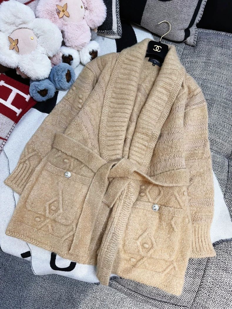 Chanel Chanel Beige Knit Cardigan with Pockets Size M / US 6-8 / IT 42-44 - 6 Thumbnail