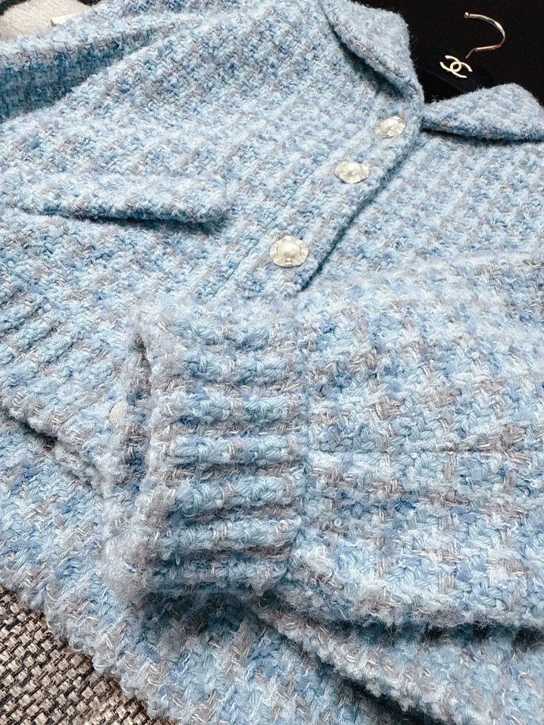 Chanel Chanel Blue Tweed Short Jacket with Pearls Size L / US 10 / IT 46 - 4 Thumbnail