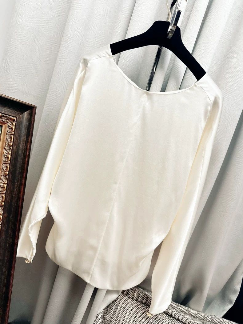 Chanel Chanel Silk Long Sleeve V-Neck Top Size S / US 4 / IT 40 - 2 Thumbnail