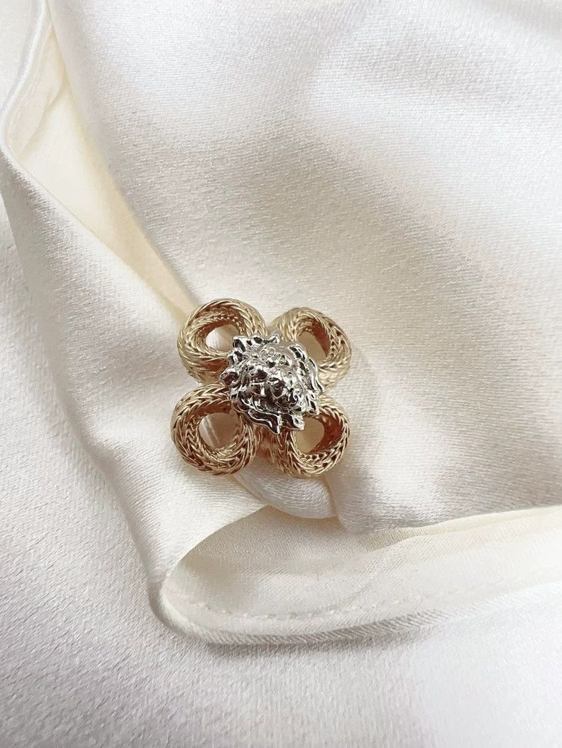 Chanel Chanel Silk Long Sleeve V-Neck Top Size S / US 4 / IT 40 - 5 Thumbnail
