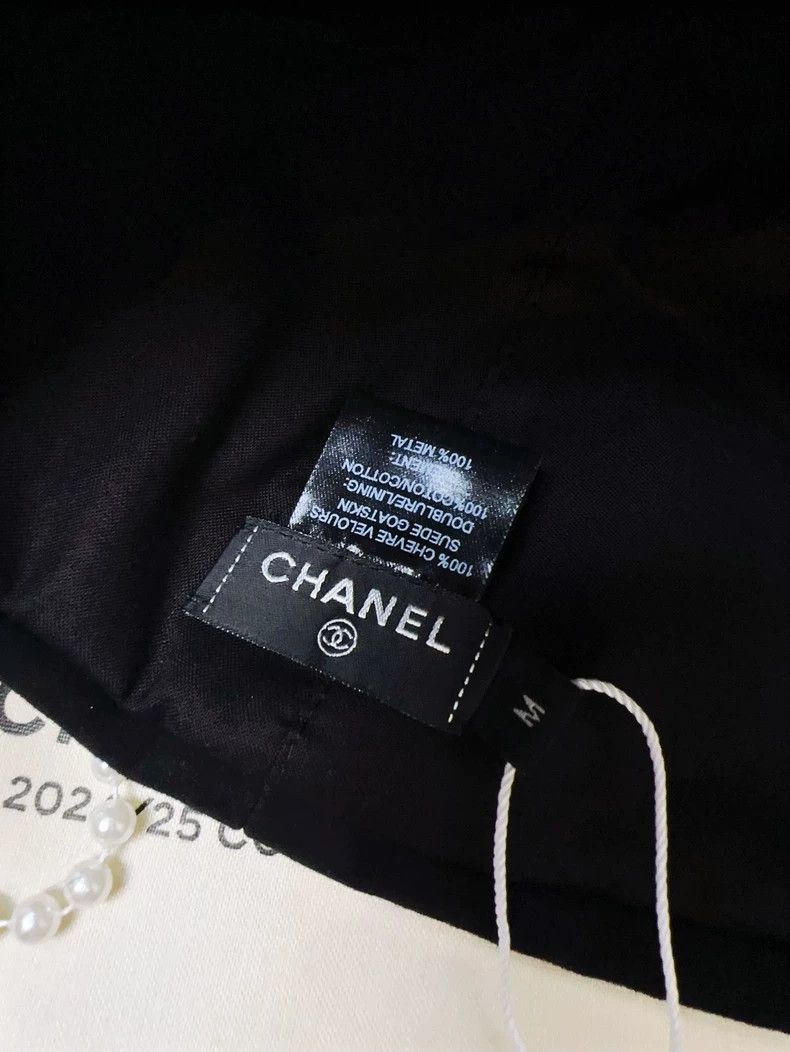 Chanel Chanel Black Suede Beret Hat Size ONE SIZE - 6 Thumbnail