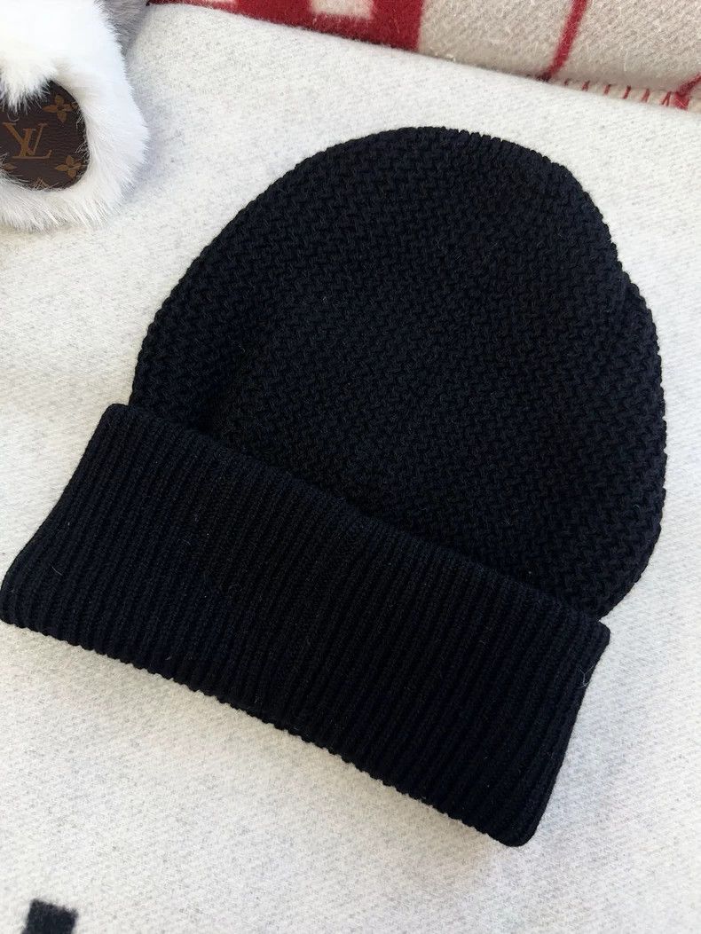 Chanel Chanel Black Knitted Beanie with Sequins Size ONE SIZE - 2 Thumbnail
