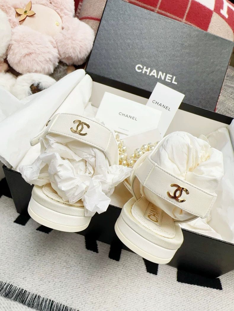 Chanel Chanel Pearl Woven Double C Logo Sandals Size US 7 / IT 37 - 5 Thumbnail