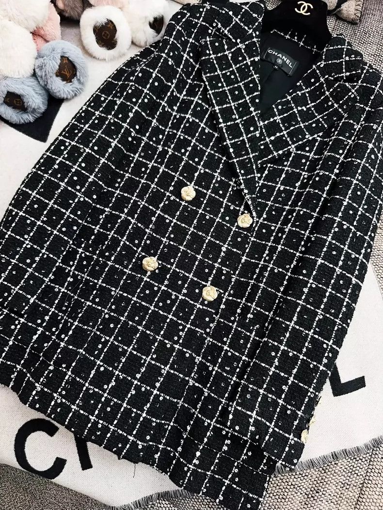 Chanel Chanel Black and White Plaid Double-Breasted Jacket Size M / US 6-8 / IT 42-44 - 3 Thumbnail