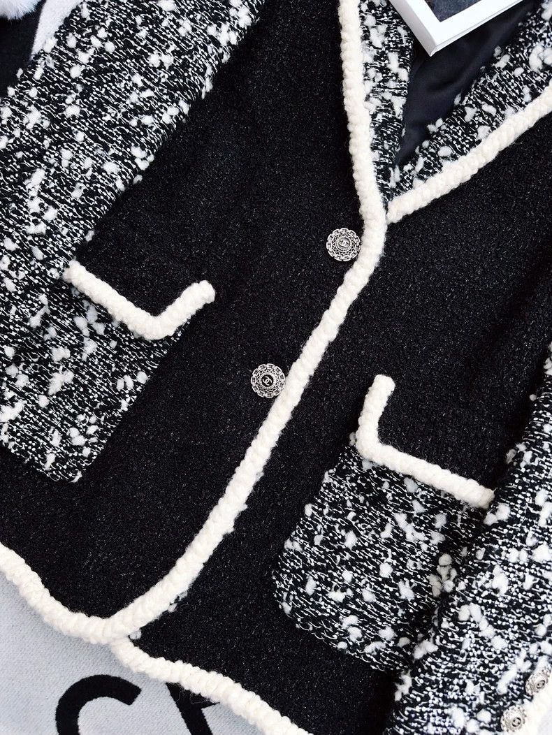 Chanel Chanel Black and White Boucle Jacket Size S / US 4 / IT 40 - 2 Thumbnail