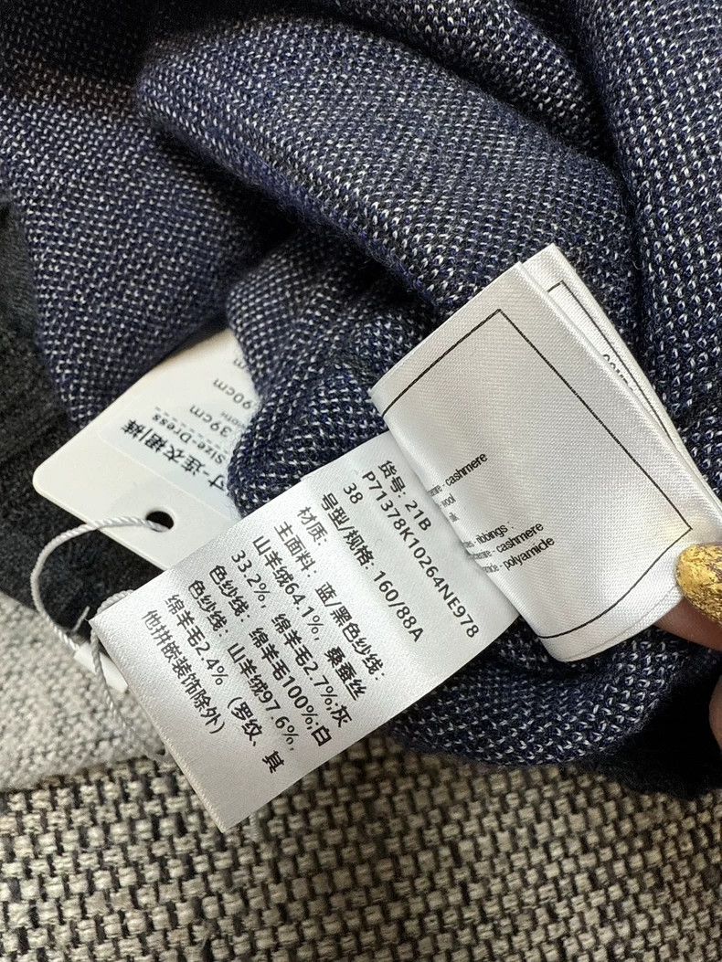 Chanel Gray Knit Dress by Chanel 21B Size M / US 6-8 / IT 42-44 - 7 Thumbnail