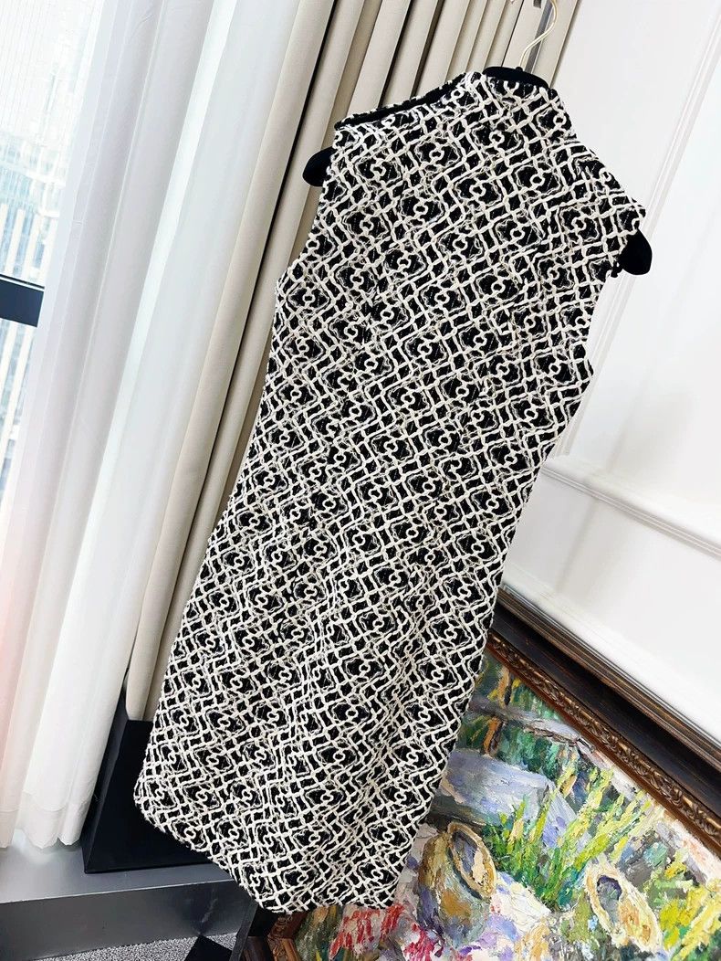 Chanel Chanel Black and White Sleeveless Dress Size S / US 4 / IT 40 - 2 Thumbnail
