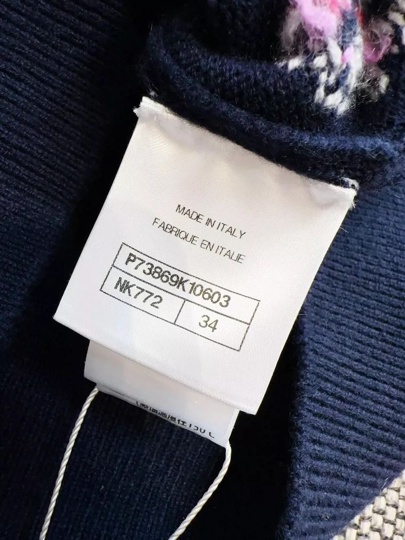 Chanel Chanel Navy Blue Knitted Cardigan with Pink Details Size S / US 4 / IT 40 - 8 Thumbnail