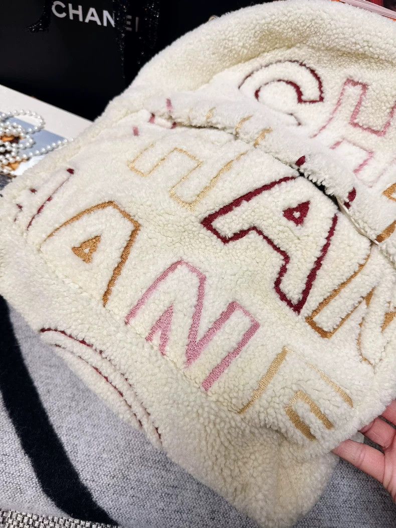 Chanel Chanel Teddy Logo Backpack in Off-White Size ONE SIZE - 4 Thumbnail