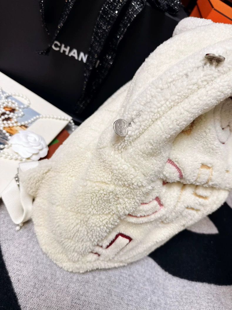 Chanel Chanel Teddy Logo Backpack in Off-White Size ONE SIZE - 3 Thumbnail