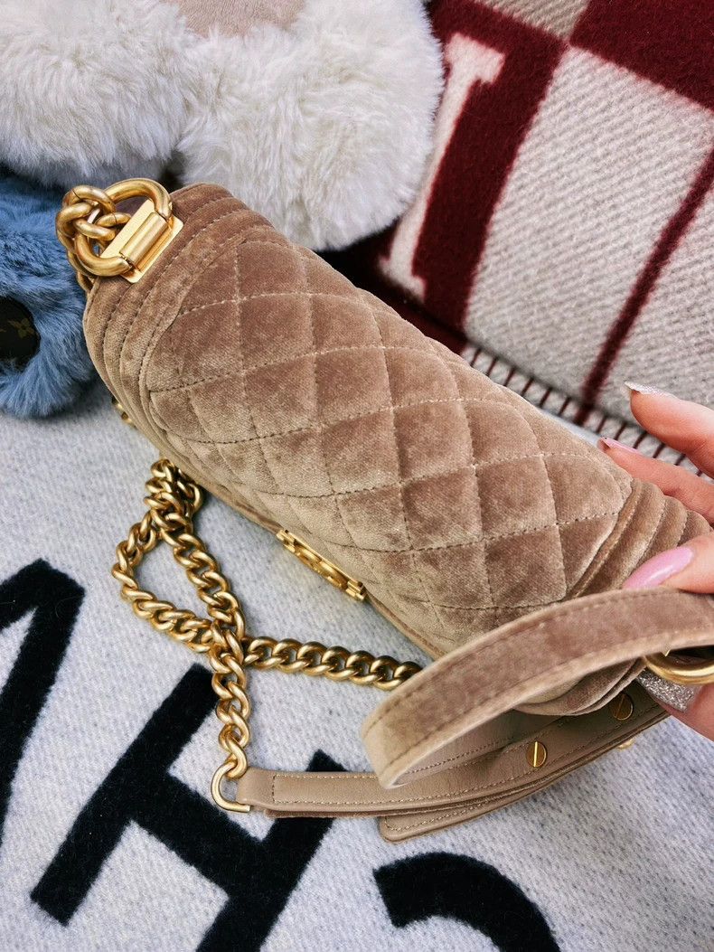 Chanel Chanel Quilted Velvet Brown Crossbody Bag Size ONE SIZE - 4 Thumbnail