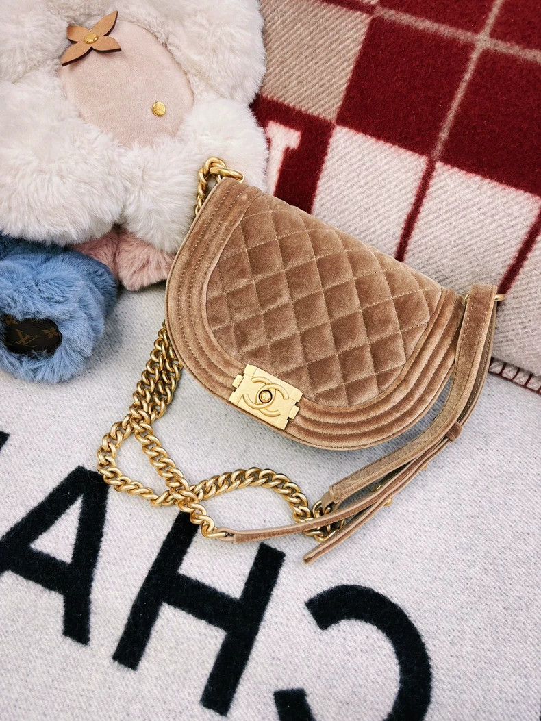 Chanel Chanel Quilted Velvet Brown Crossbody Bag Size ONE SIZE - 2 Thumbnail