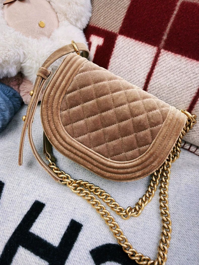 Chanel Chanel Quilted Velvet Brown Crossbody Bag Size ONE SIZE - 6 Thumbnail