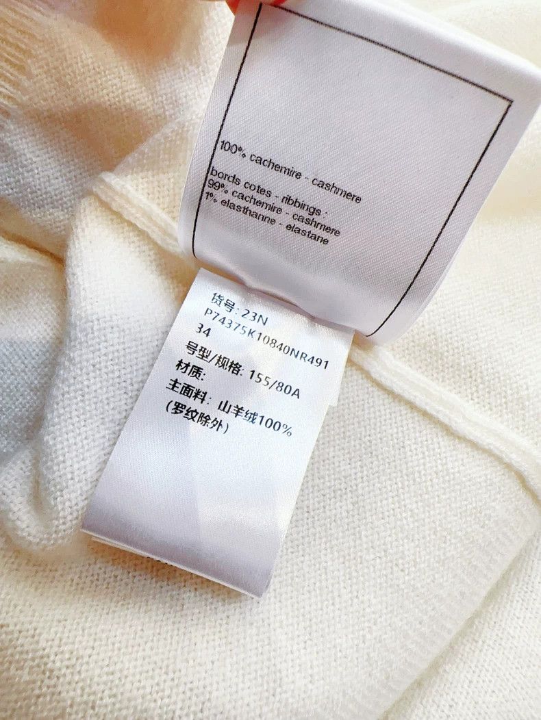 Chanel Chanel White Pink Gem Knit Turtleneck Top Size XS / US 0-2 / IT 36-38 - 6 Thumbnail