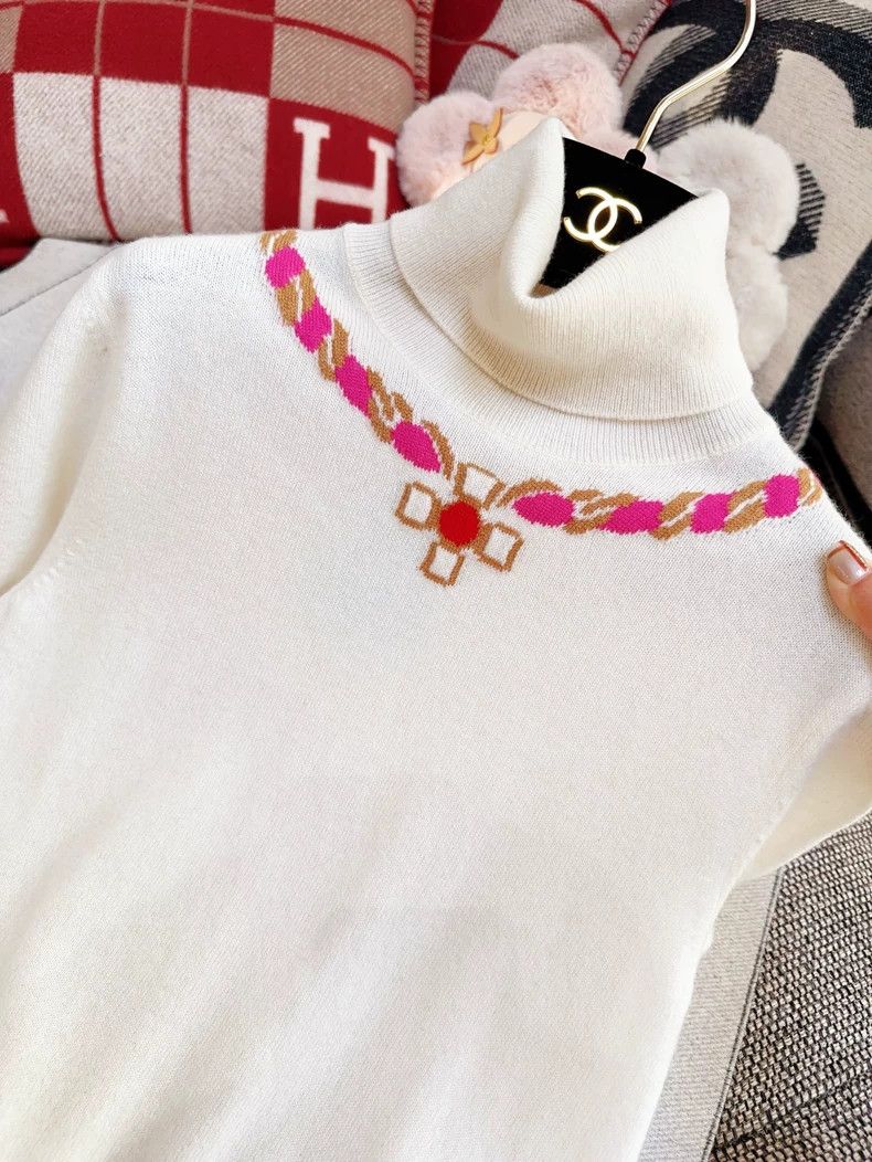 Chanel Chanel White Pink Gem Knit Turtleneck Top Size XS / US 0-2 / IT 36-38 - 3 Thumbnail