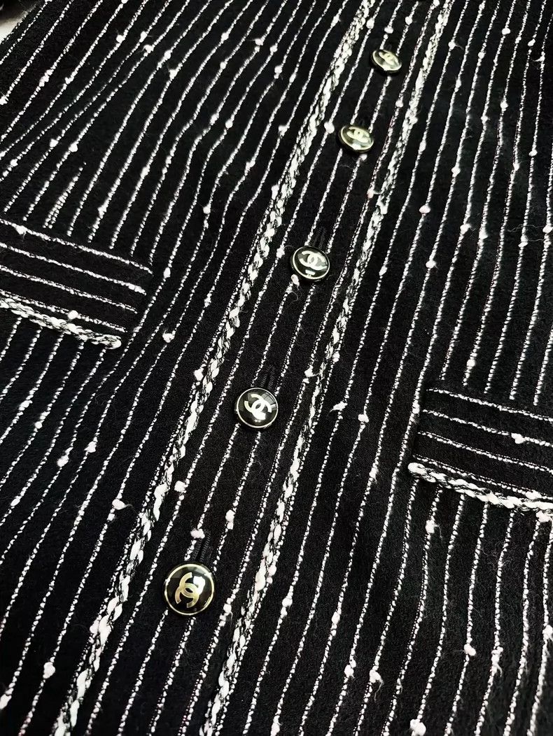 Chanel Chanel Black and Pink Long Coat Size M / US 6-8 / IT 42-44 - 5 Thumbnail