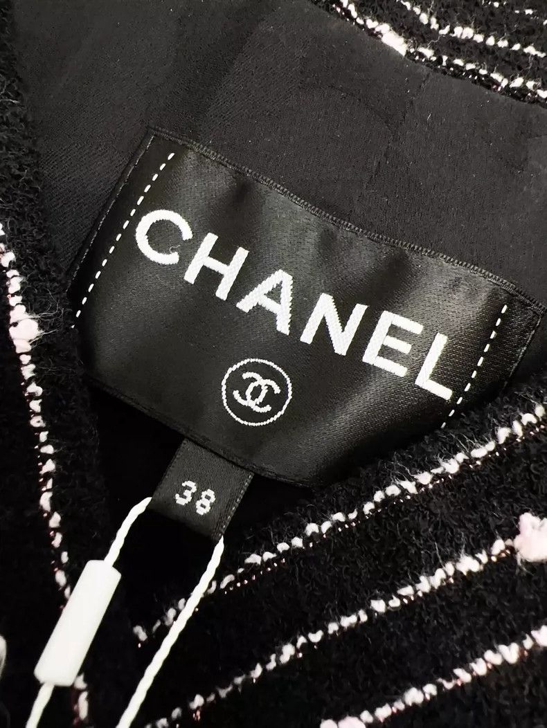 Chanel Chanel Black and Pink Long Coat Size M / US 6-8 / IT 42-44 - 6 Thumbnail