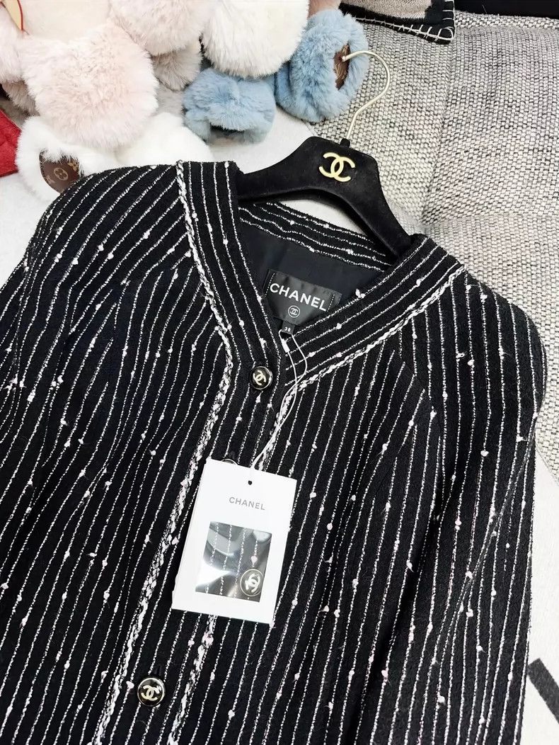 Chanel Chanel Black and Pink Long Coat Size M / US 6-8 / IT 42-44 - 3 Thumbnail
