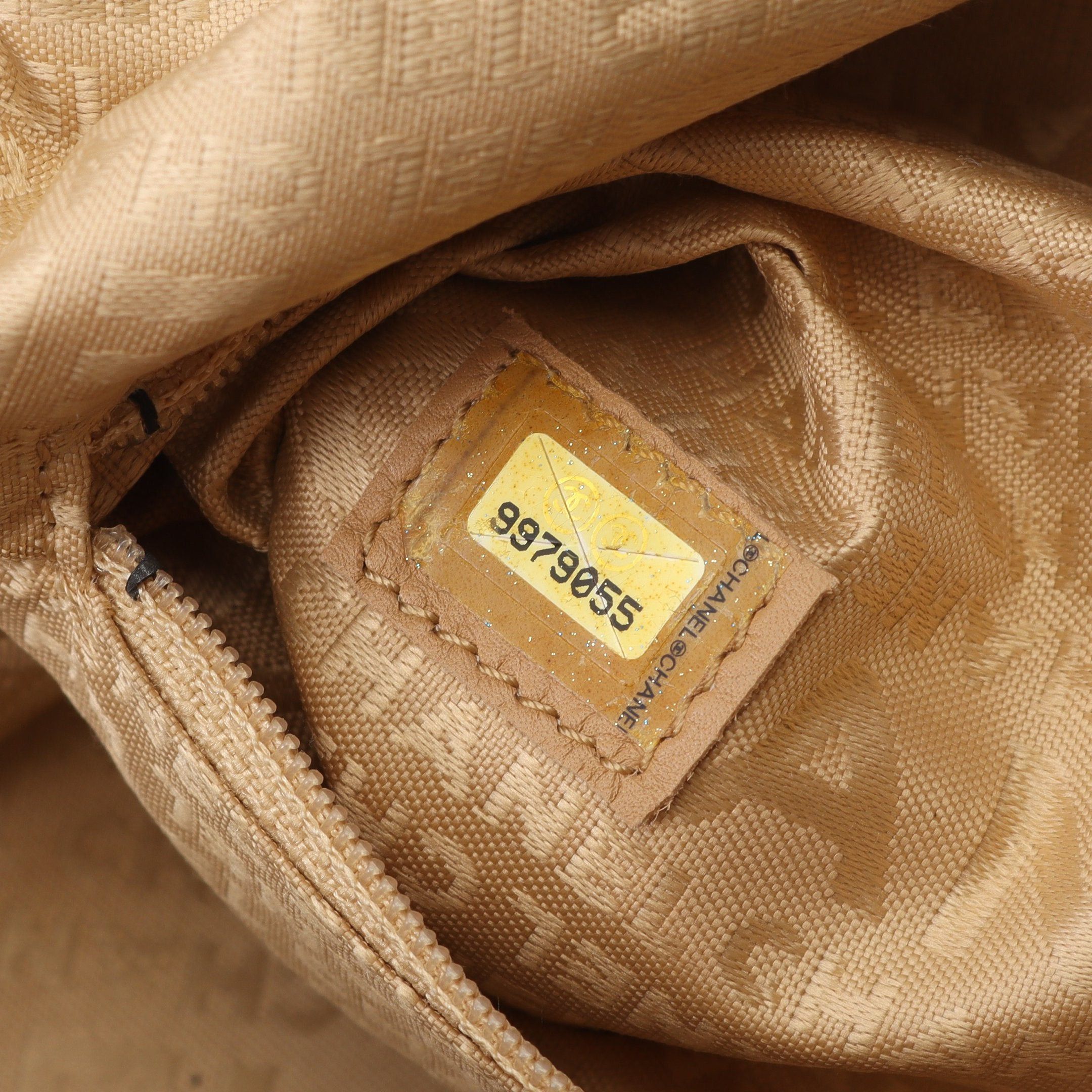 Chanel Chanel Chocolate Bar Shoulder Bag Caviar Skin Beige Silver Hardware Size ONE SIZE - 5 Thumbnail