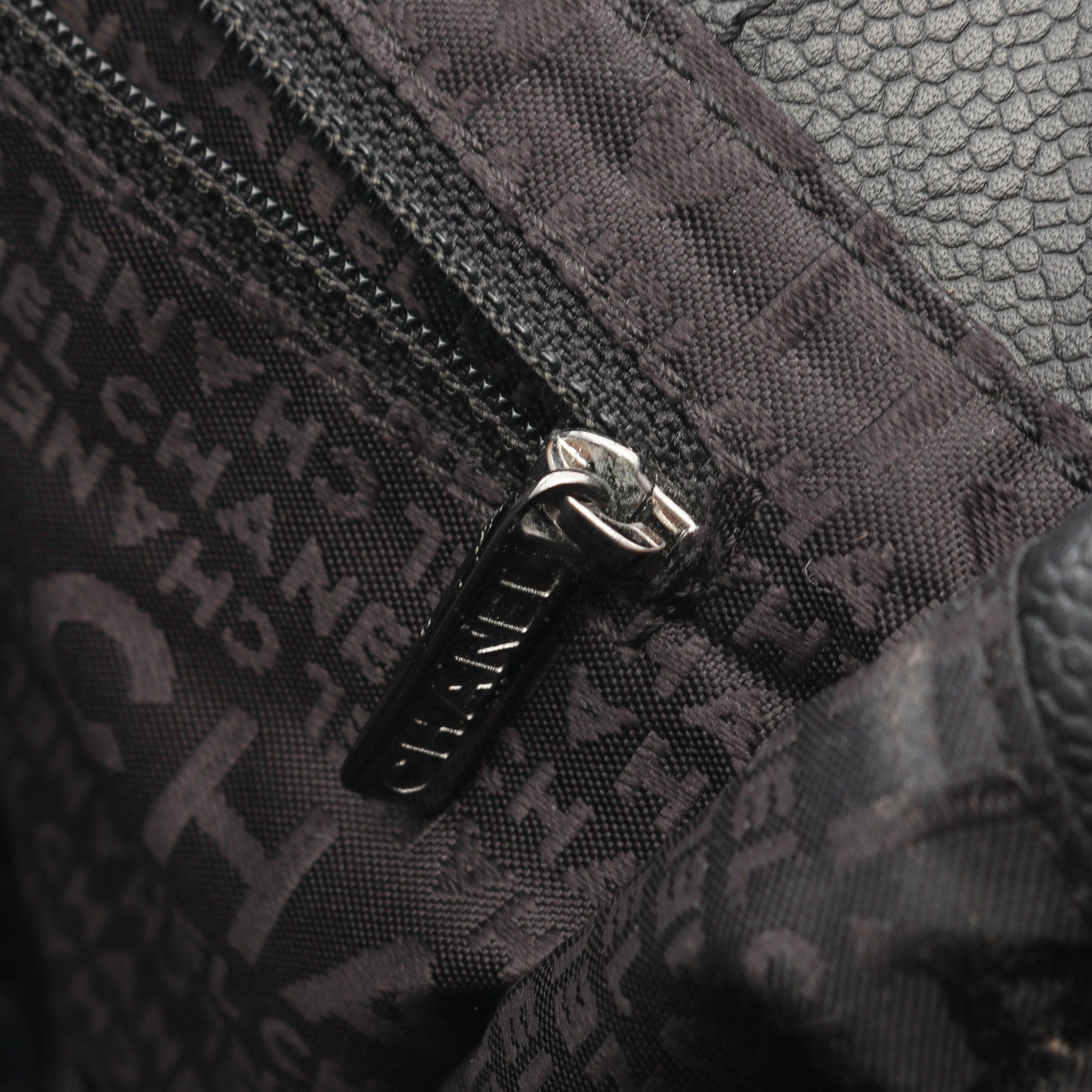 Chanel Chanel Chocolate Bar Handbag Tote Bag Caviar Skin Black Silver Hardware Size ONE SIZE - 11 Thumbnail