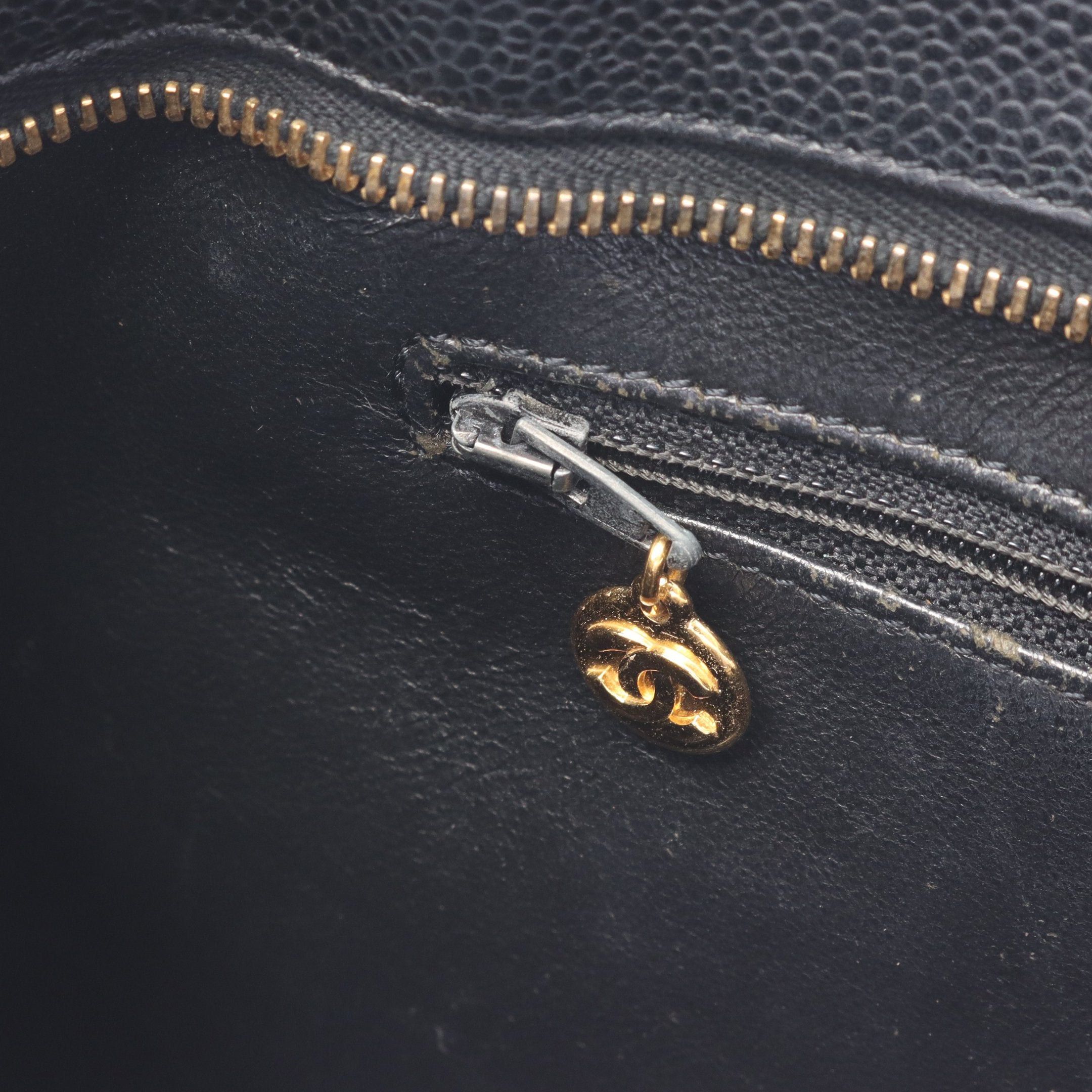Chanel Chanel Reissue Tote Handbag Bag Caviar Skin Black Gold Hardware Size ONE SIZE - 8 Thumbnail