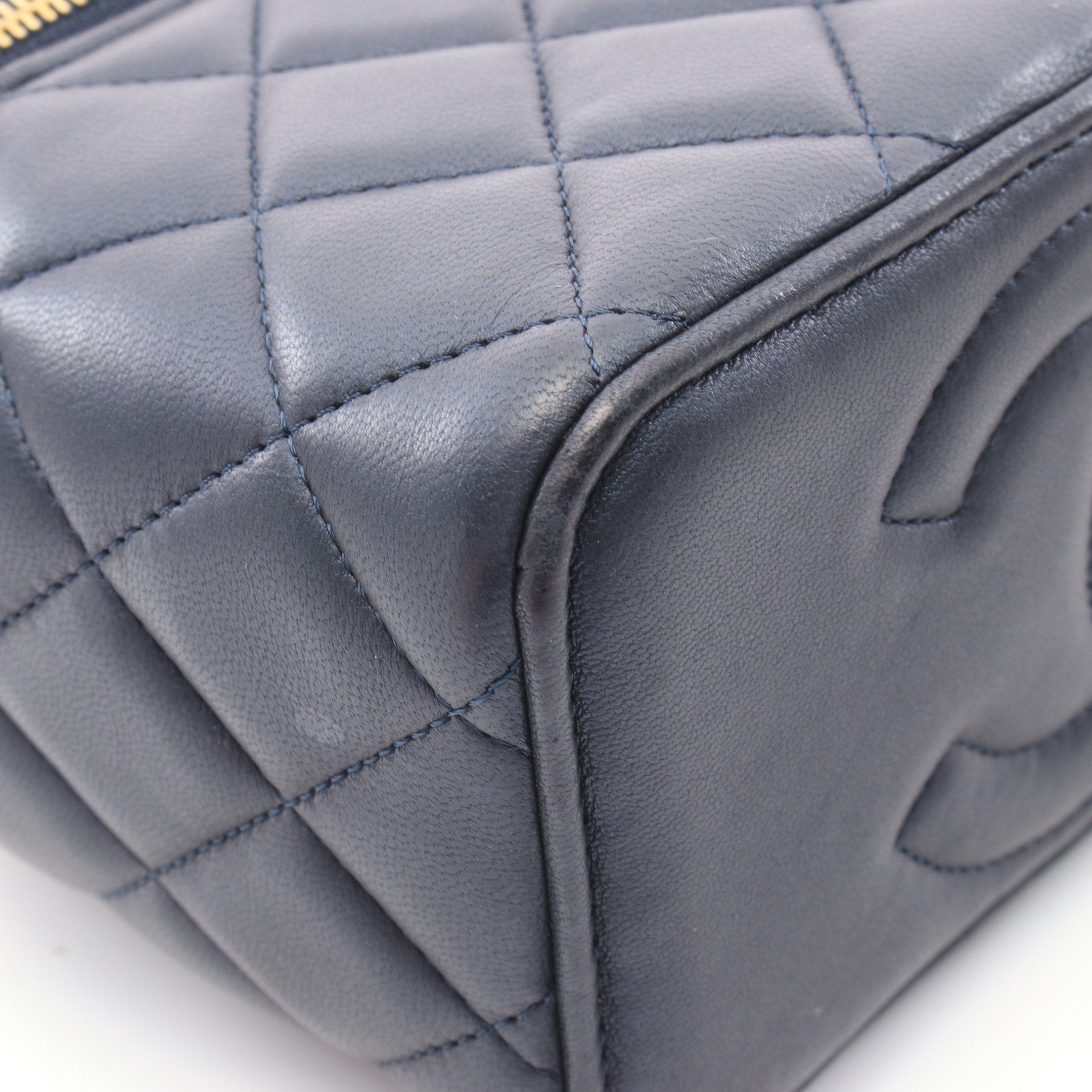 Chanel Chanel Matelasse Vanity Bag Chain Shoulder Leather Navy Gold Hardware Size ONE SIZE - 13 Thumbnail