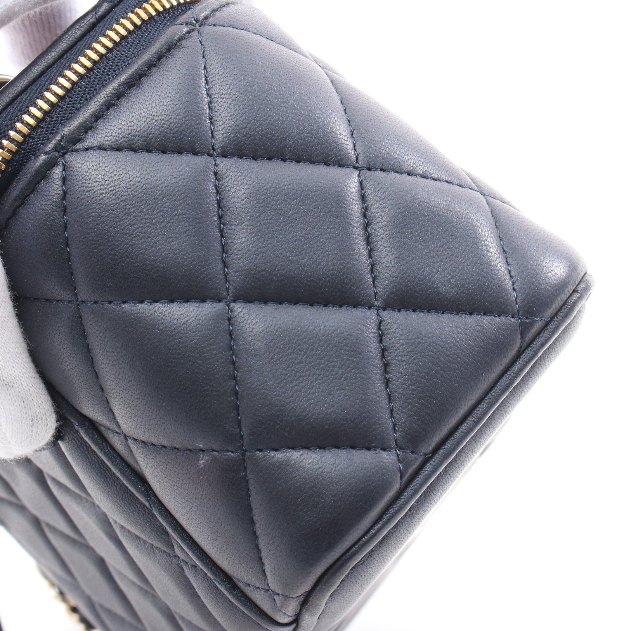 Chanel Chanel Matelasse Vanity Bag Chain Shoulder Leather Navy Gold Hardware Size ONE SIZE - 15 Thumbnail