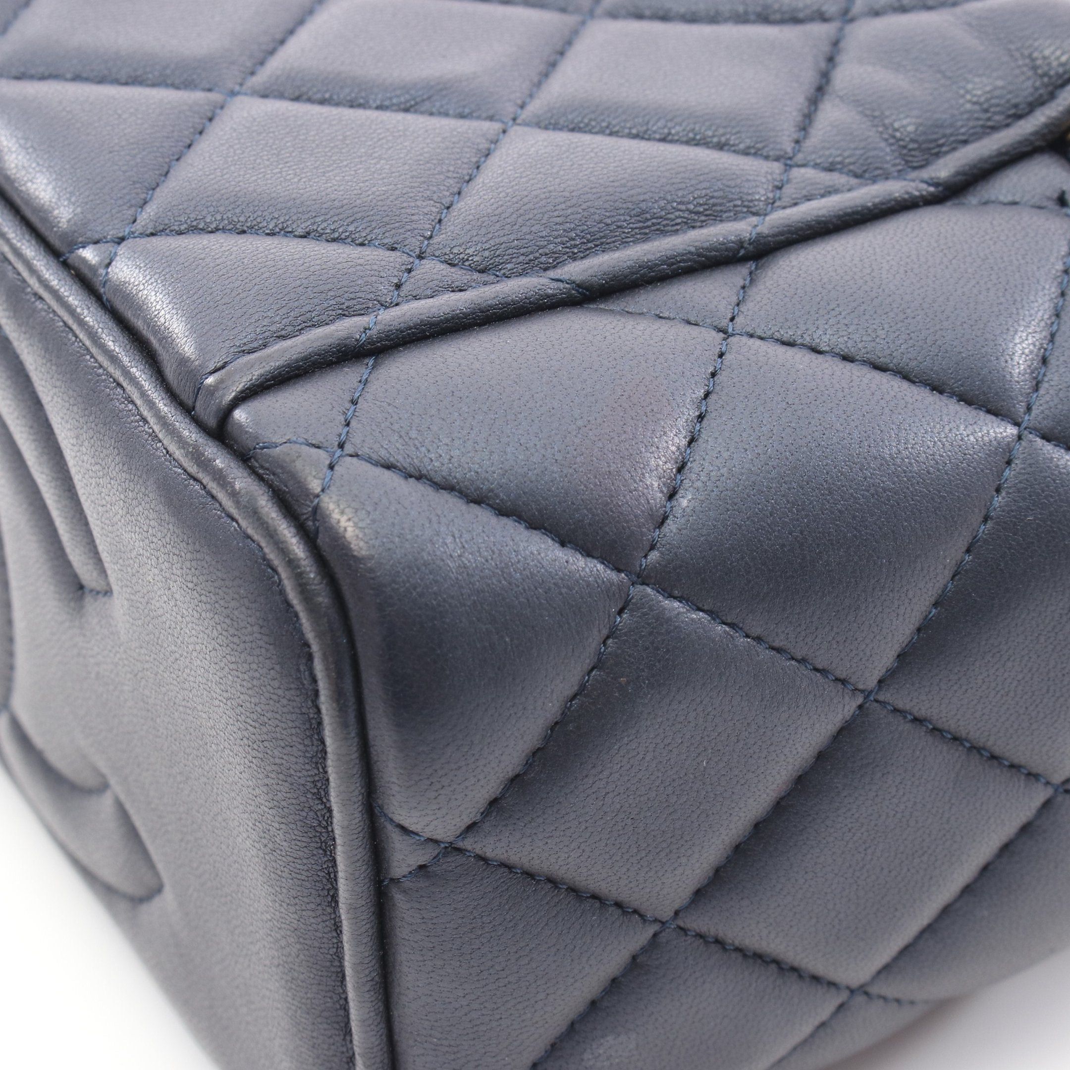 Chanel Chanel Matelasse Vanity Bag Chain Shoulder Leather Navy Gold Hardware Size ONE SIZE - 14 Thumbnail