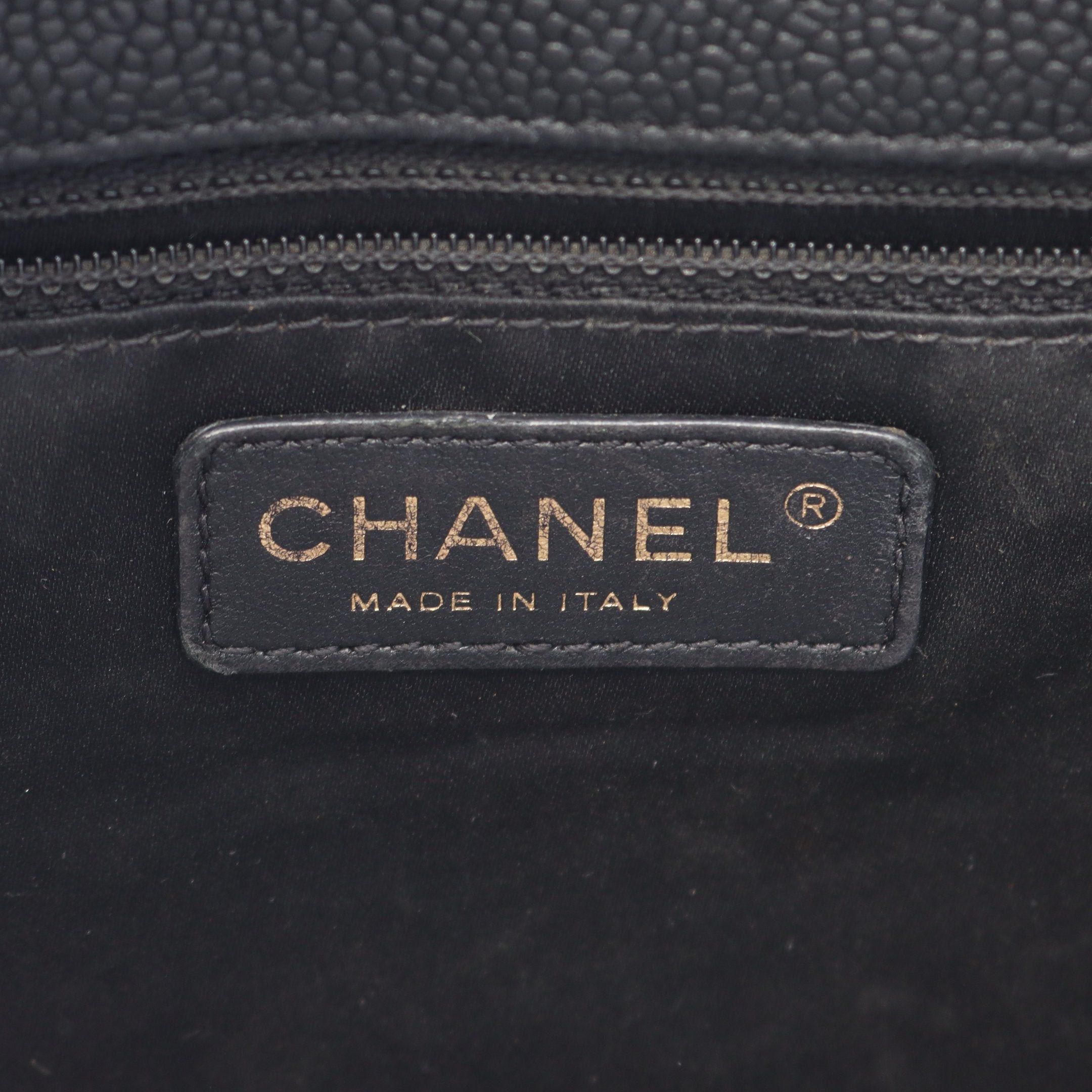 Chanel Chanel Matelasse Pst Chain Shoulder Bag Tote Caviar Skin Black Gold Hardware Size ONE SIZE - 4 Thumbnail