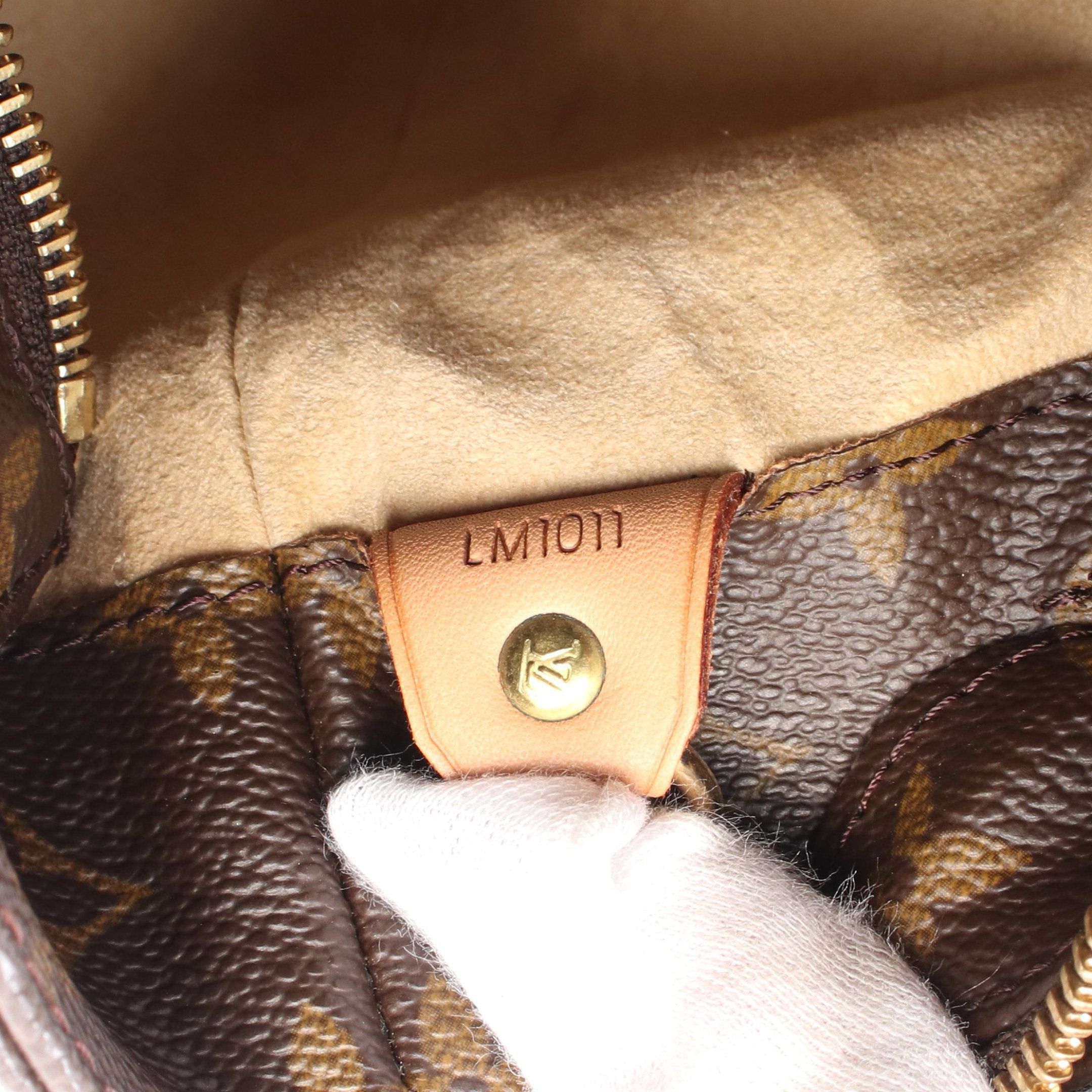 Louis Vuitton Louis Vuitton Luco Monogram Shoulder Bag Tote Leather Brown Size ONE SIZE - 5 Thumbnail