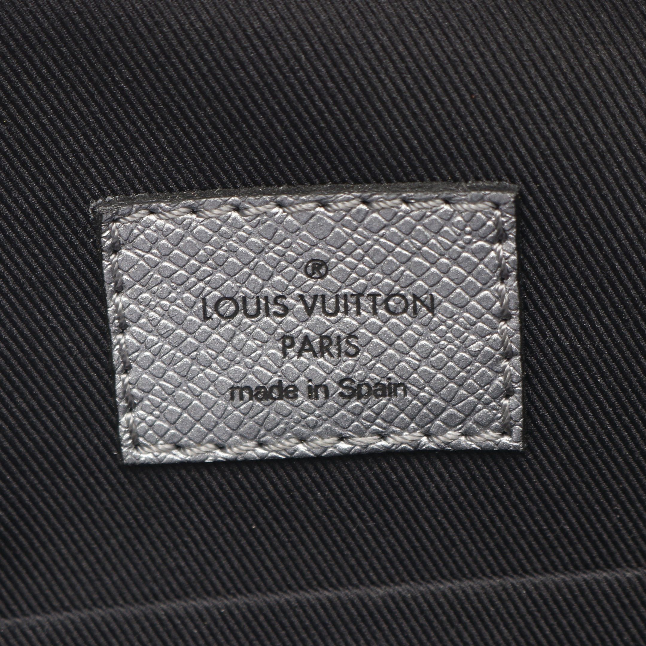 Louis Vuitton Louis Vuitton Outdoors Sling Bag Taigarama Body Leather Silver Size ONE SIZE - 4 Thumbnail