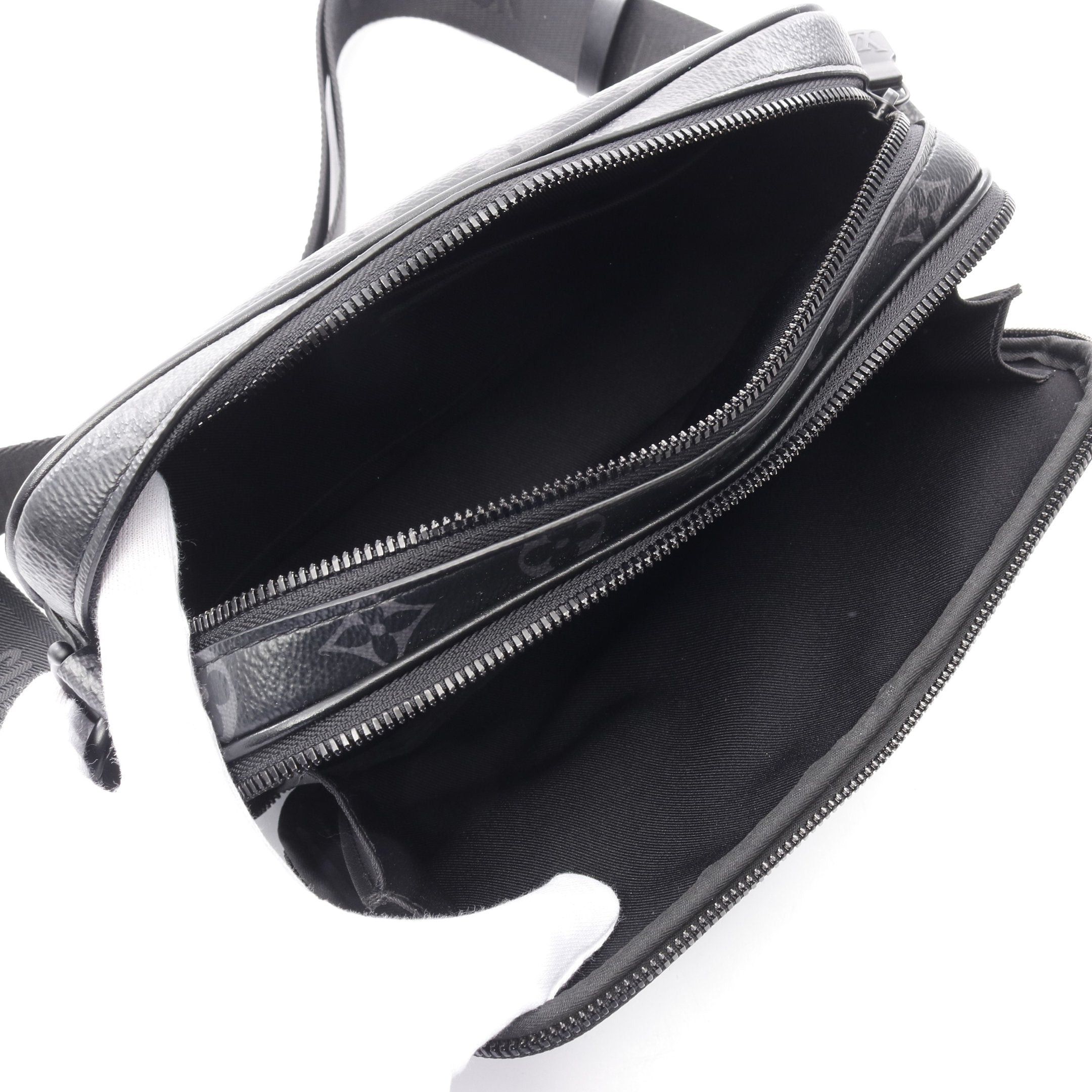 Louis Vuitton Louis Vuitton Alpha Messenger Monogram Eclipse Shoulder Bag Leather Black Size ONE SIZE - 3 Thumbnail