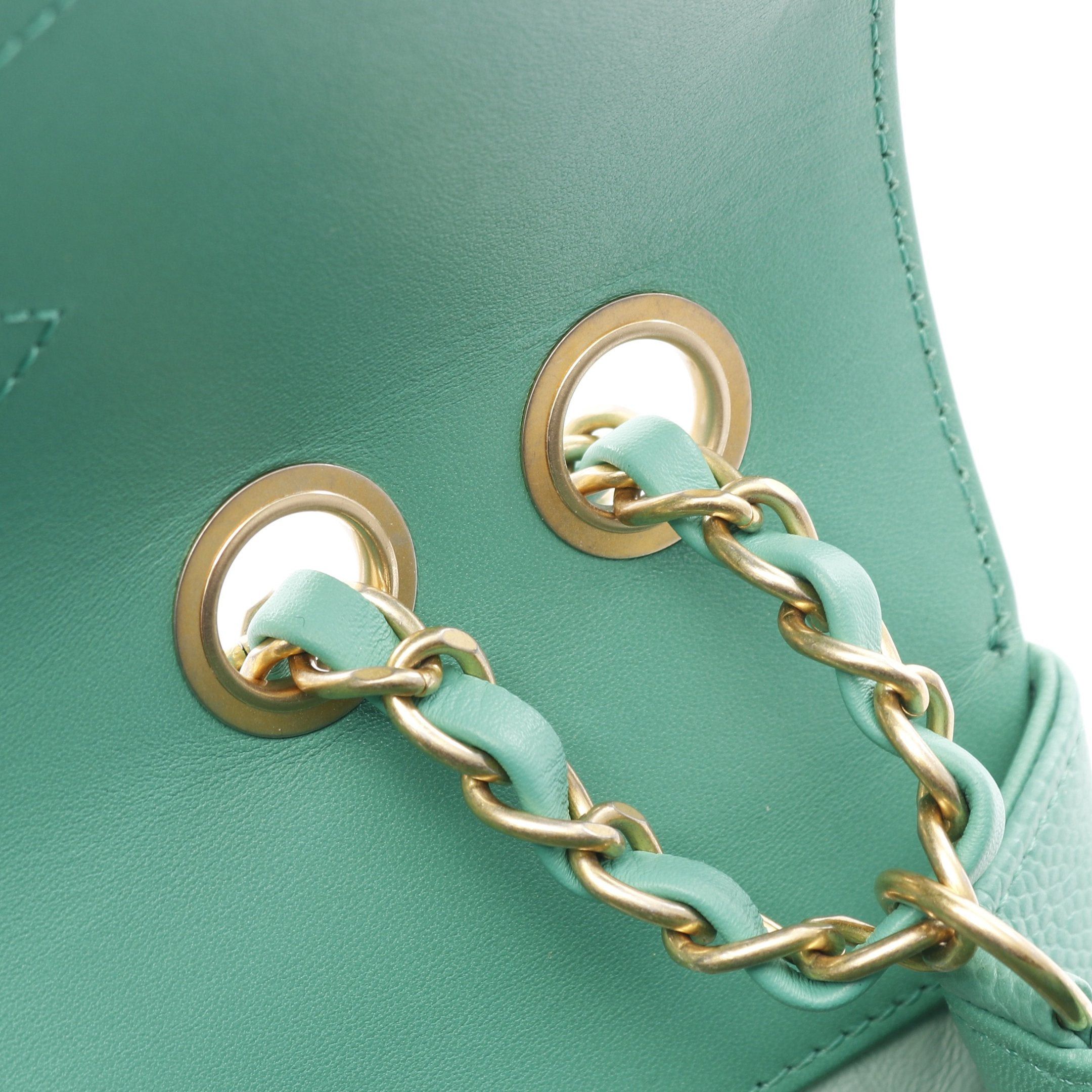 Chanel Chanel Cc Filigree Chain Shoulder Bag Caviar Skin Green Gold Hardware Size ONE SIZE - 8 Thumbnail