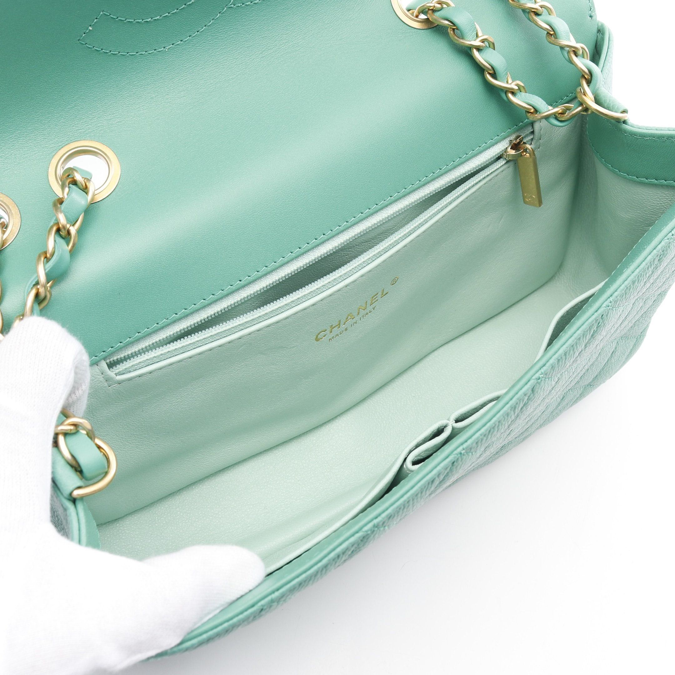 Chanel Chanel Cc Filigree Chain Shoulder Bag Caviar Skin Green Gold Hardware Size ONE SIZE - 3 Thumbnail