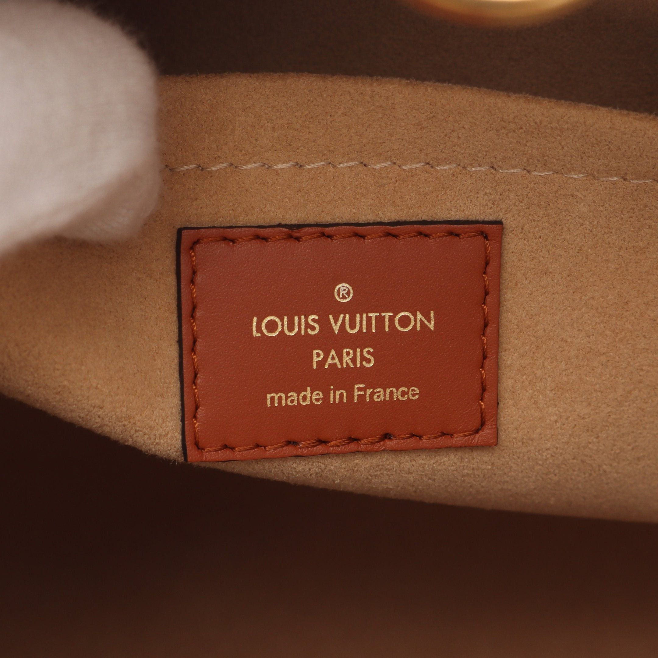 Louis Vuitton Louis Vuitton On My Side Monogram Taffeta Carré Handbag Leather Gray Beige Red Brown Size ONE SIZE - 4 Thumbnail