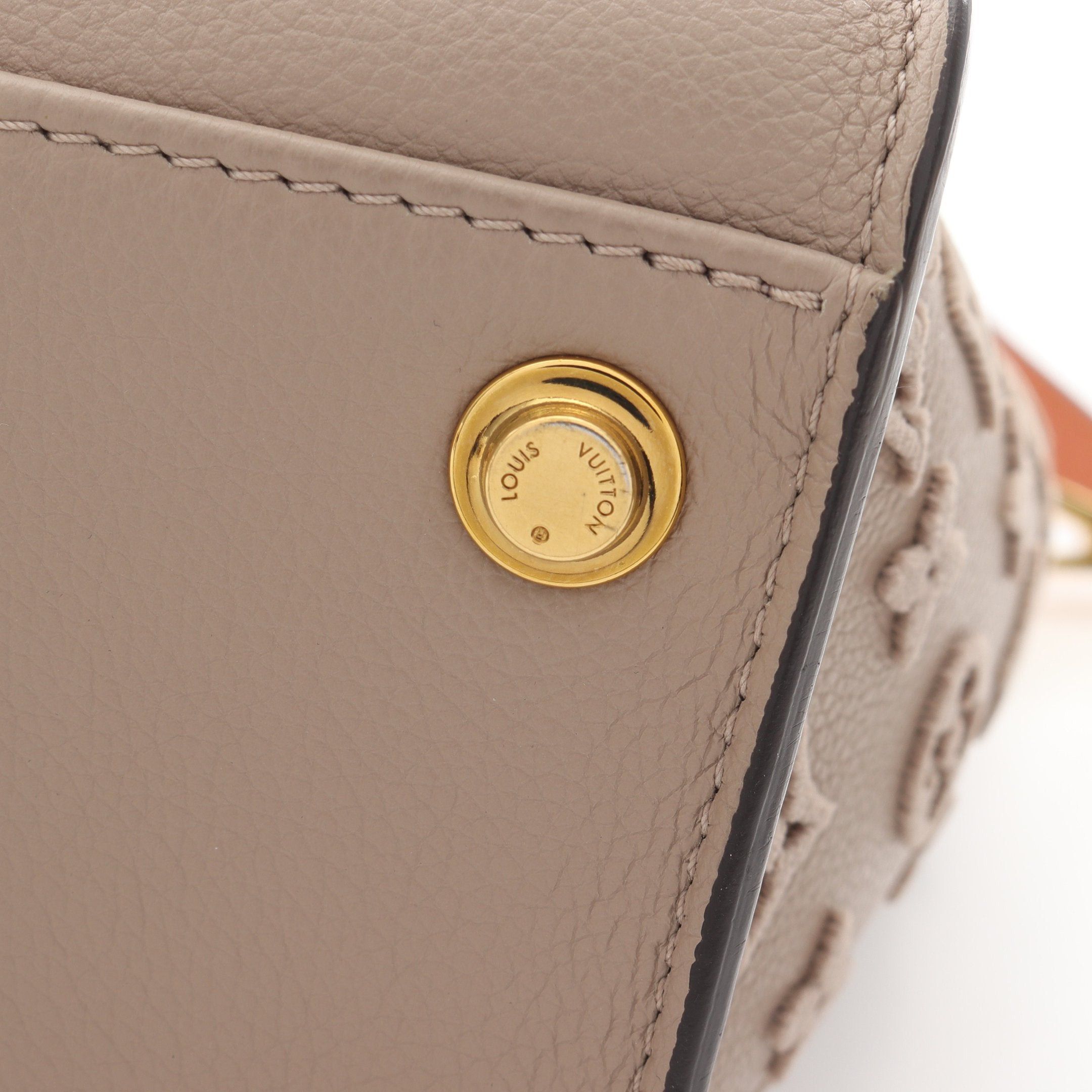 Louis Vuitton Louis Vuitton On My Side Monogram Taffeta Carré Handbag Leather Gray Beige Red Brown Size ONE SIZE - 8 Thumbnail