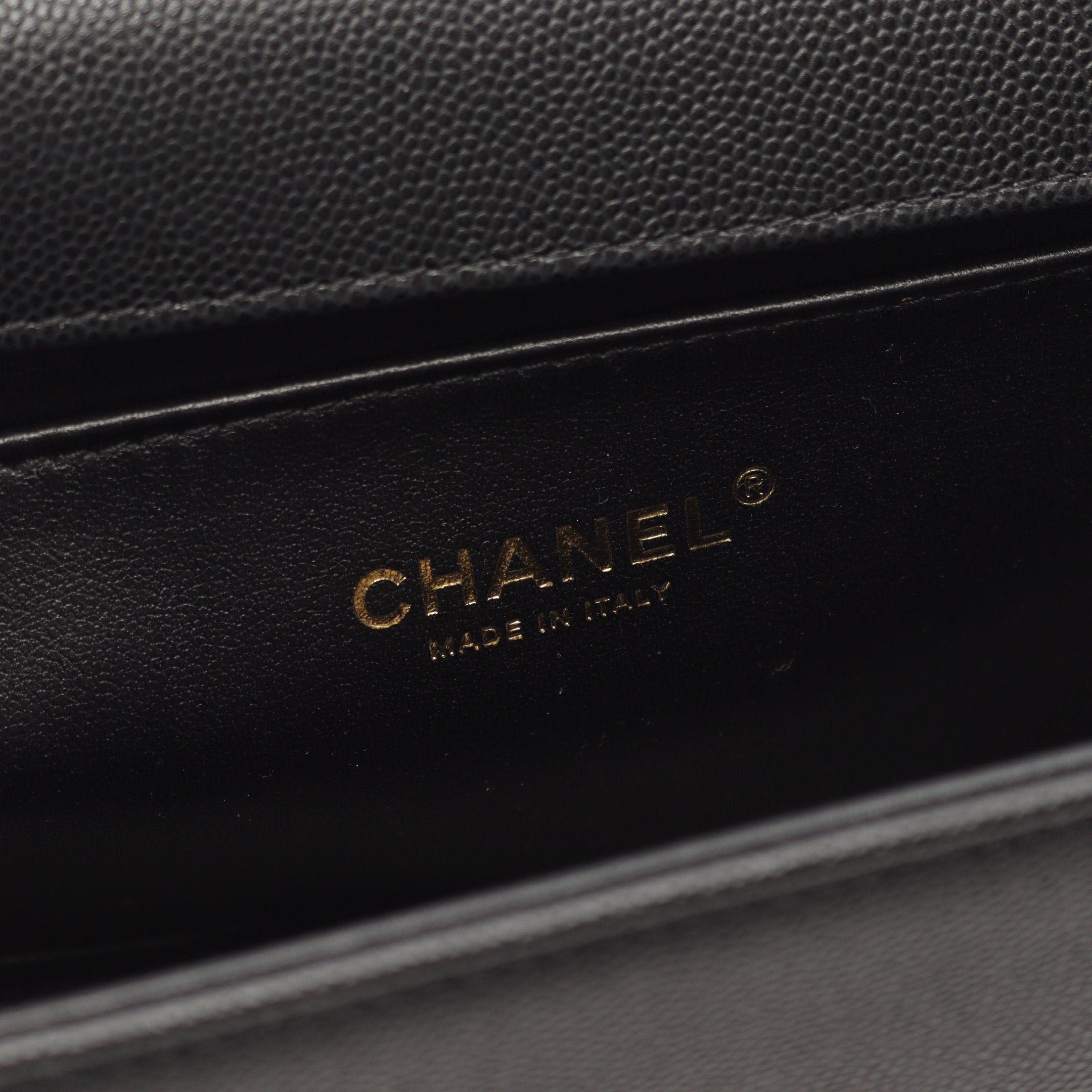 Chanel Chanel Boy Chanel Chain Shoulder Bag Caviar Skin Black Gold Hardware Size ONE SIZE - 4 Thumbnail